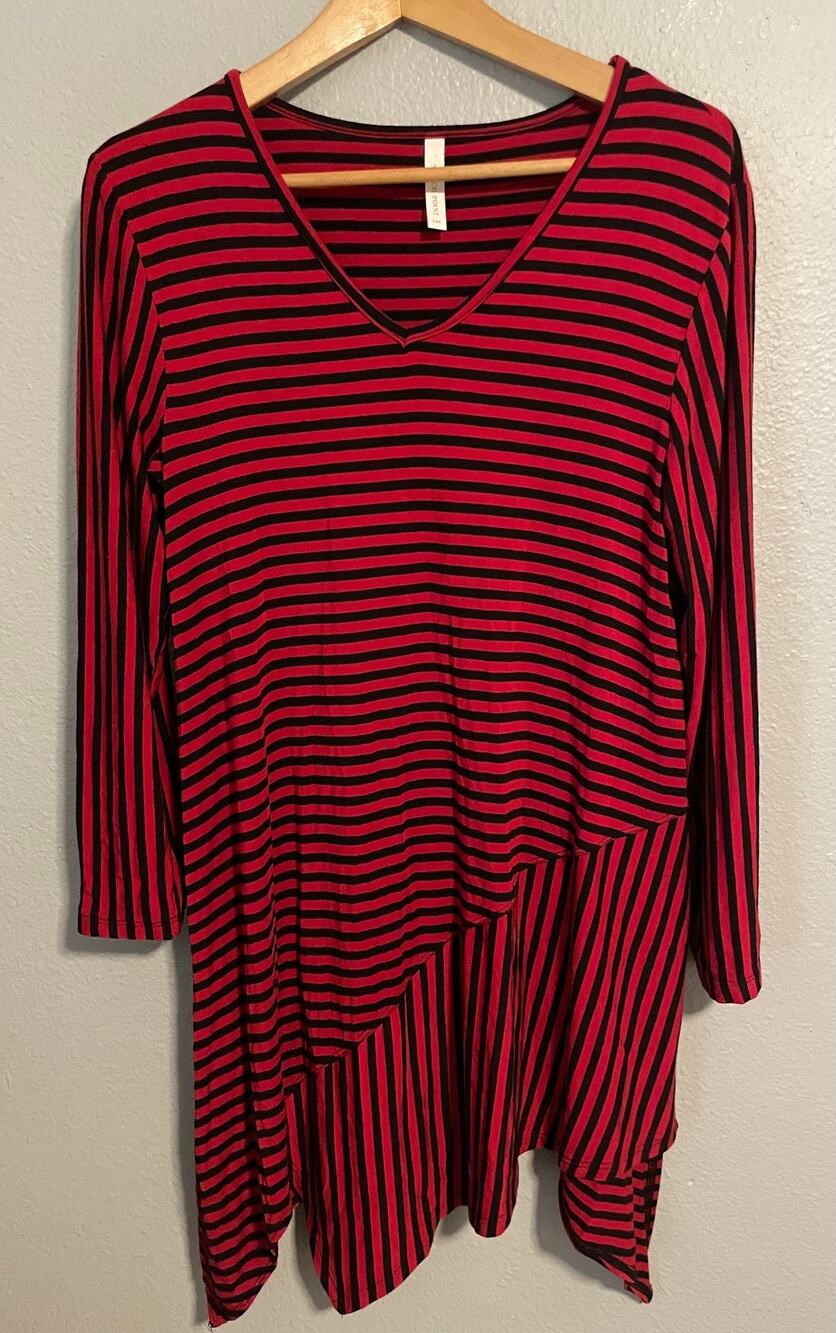 Match Point Womens Tunic Small Red Black Stripe Asymmetric Hem Stretch Relaxed